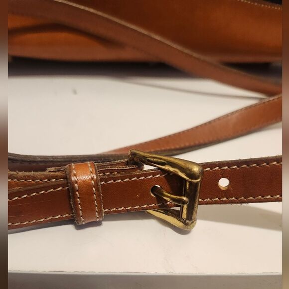 Vintage VG '80s Dooney & Bourke Classic Black/Tan Leather Zip Top Crossbody Bag - Picture 5 of 10